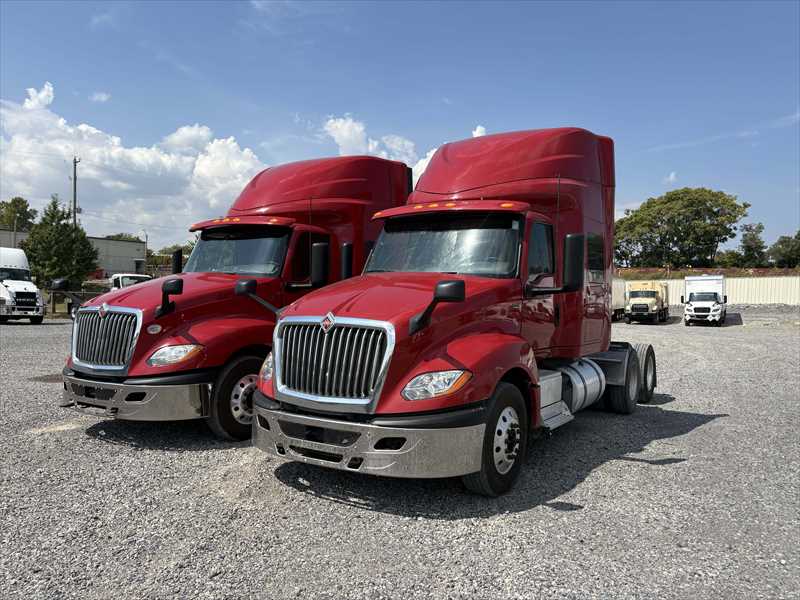 2021 International LT - image 1