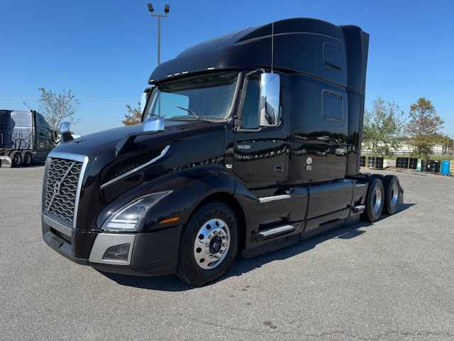 2023 Volvo  VNL64T860
