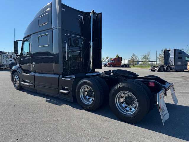 2023 Volvo  VNL64T860