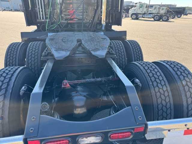 2023 Volvo  VNL64T860