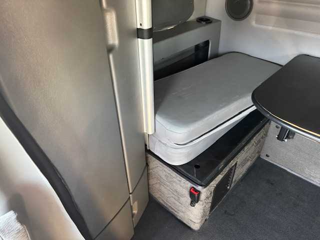 2023 Volvo  VNL64T860