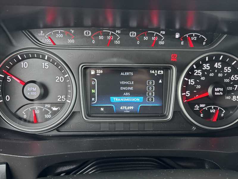 2021 International LT - image 14