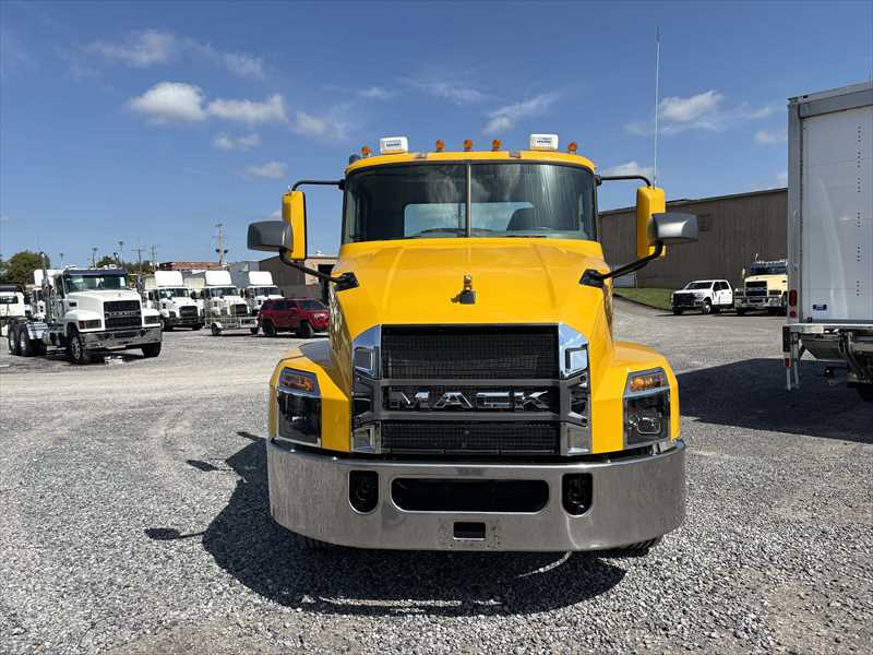 2022 Mack - image 8