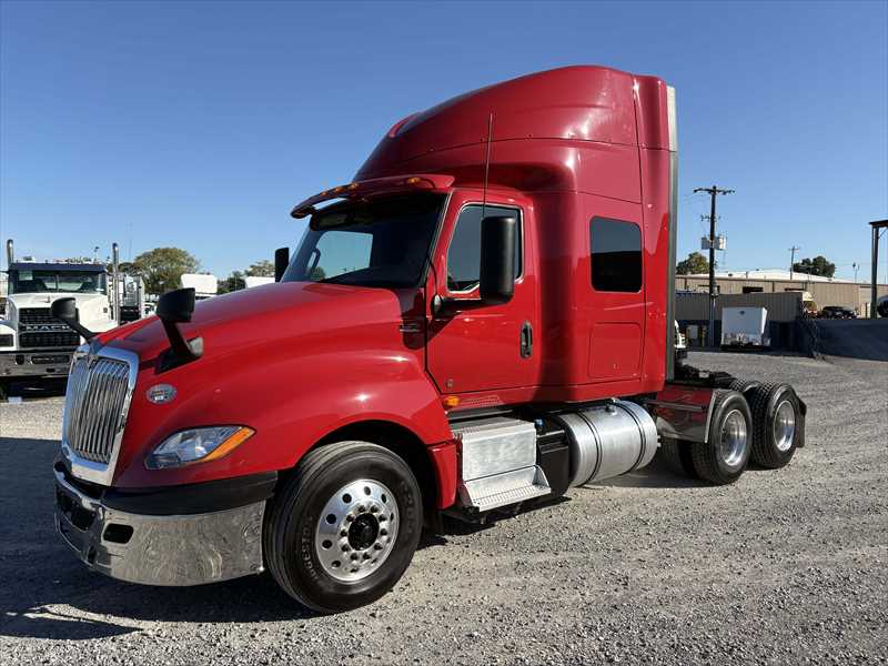 2021 International  LT625