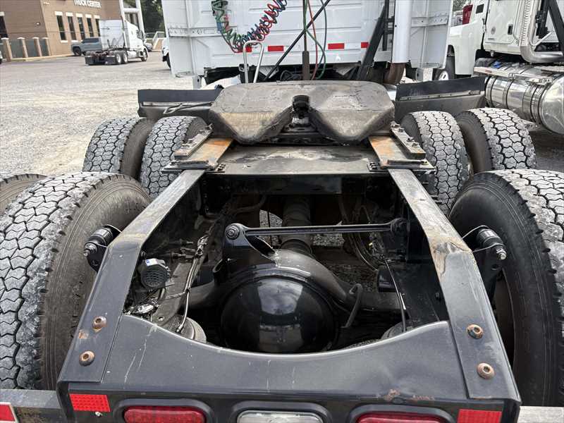 2021 Volvo - image 6