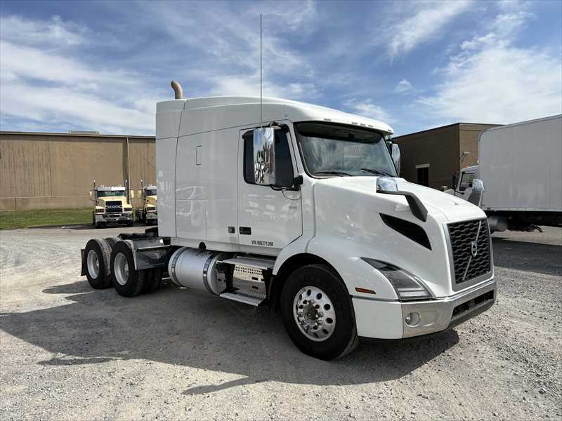 2021 Volvo - image 10