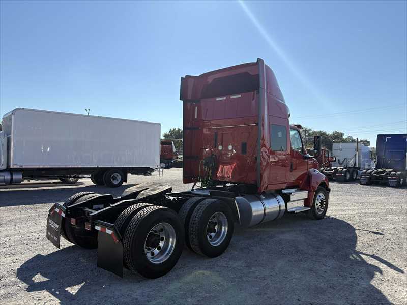 2021 International LT - image 5