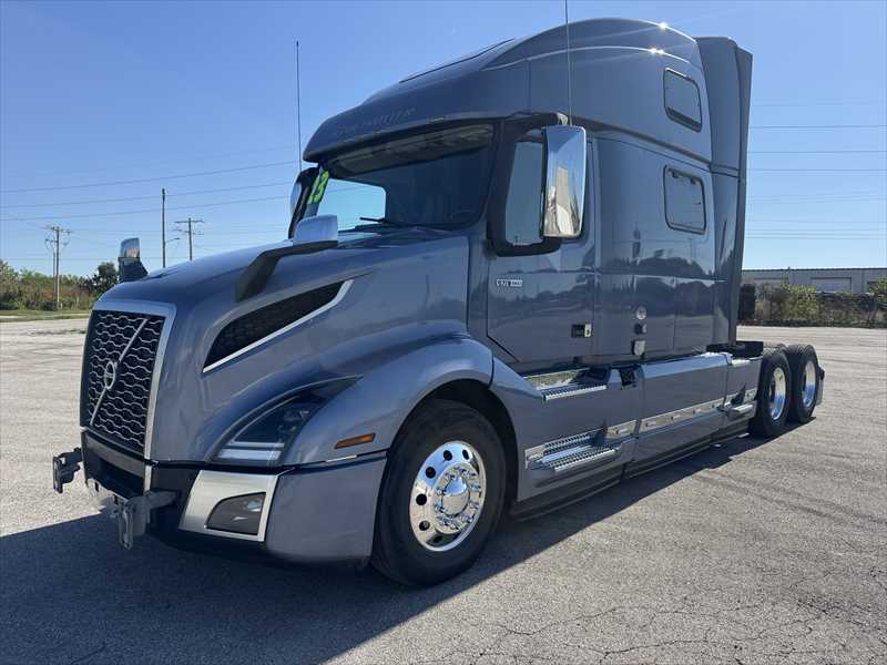 2023 Volvo  VNL64T860