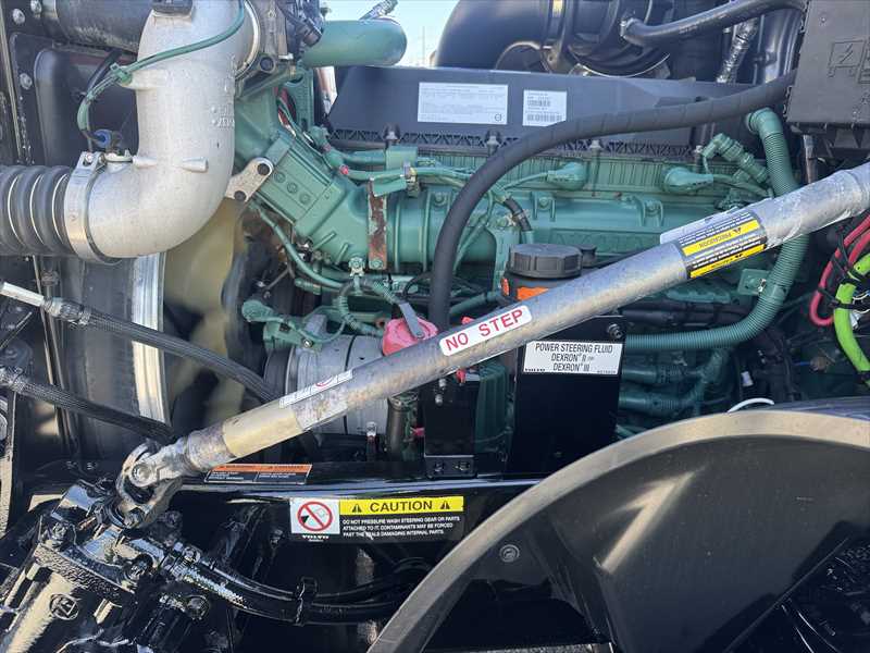 2023 Volvo  VNL64T860