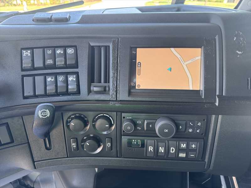 2023 Volvo  VNL64T860