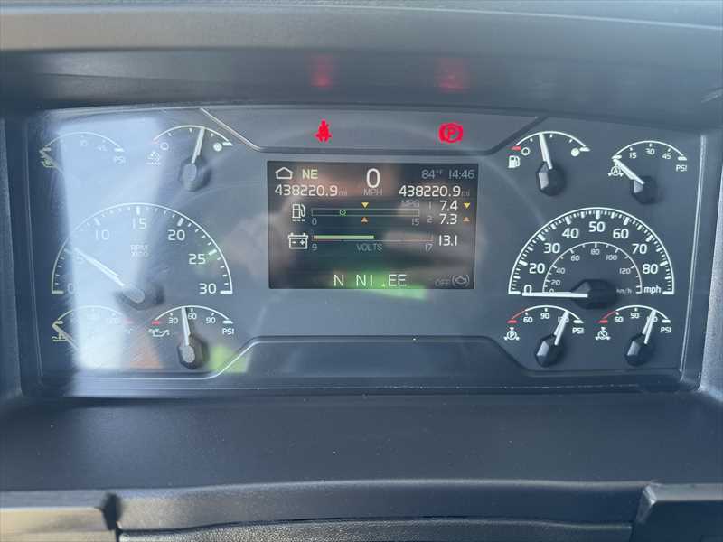 2023 Volvo  VNL64T860