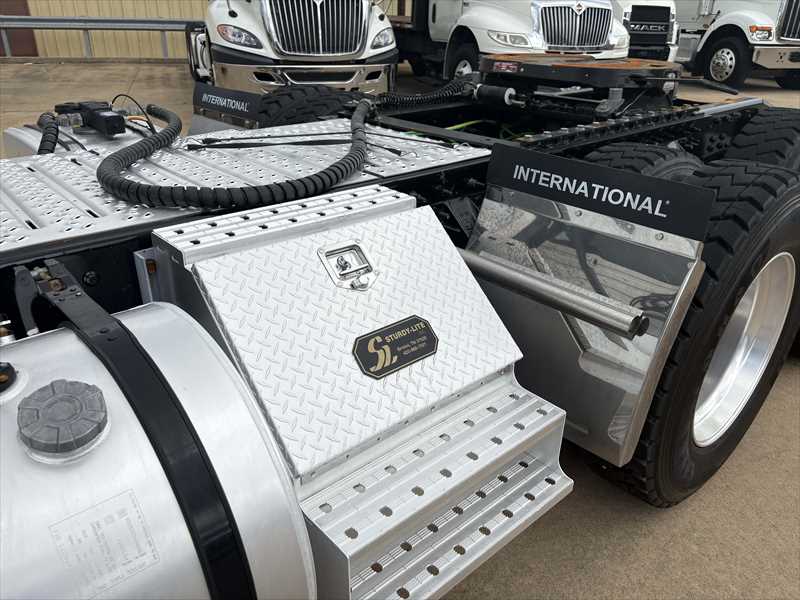 2025 International  RH613