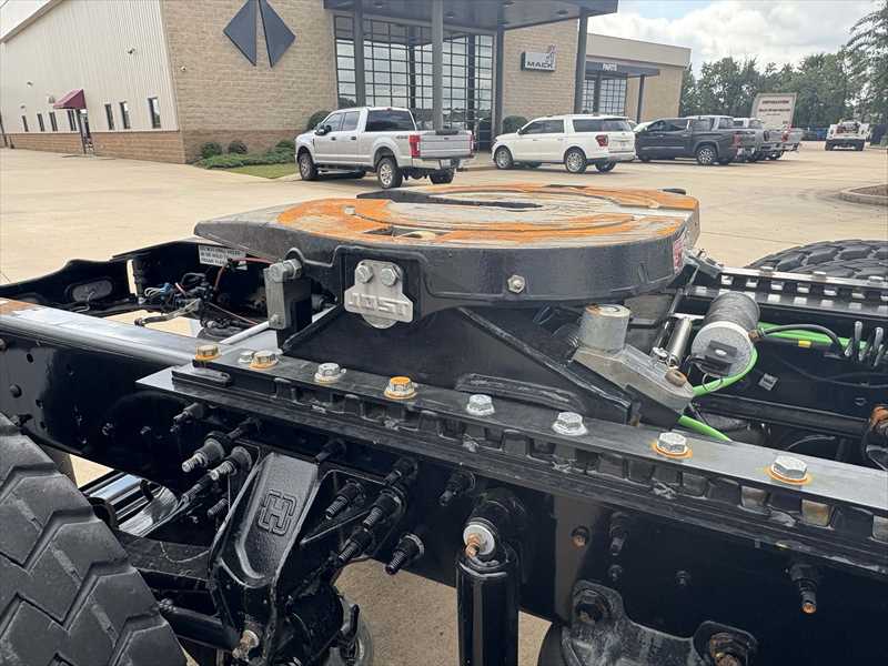 2025 International  RH613