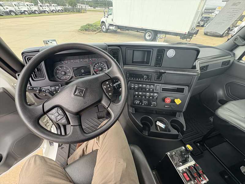 2025 International  RH613