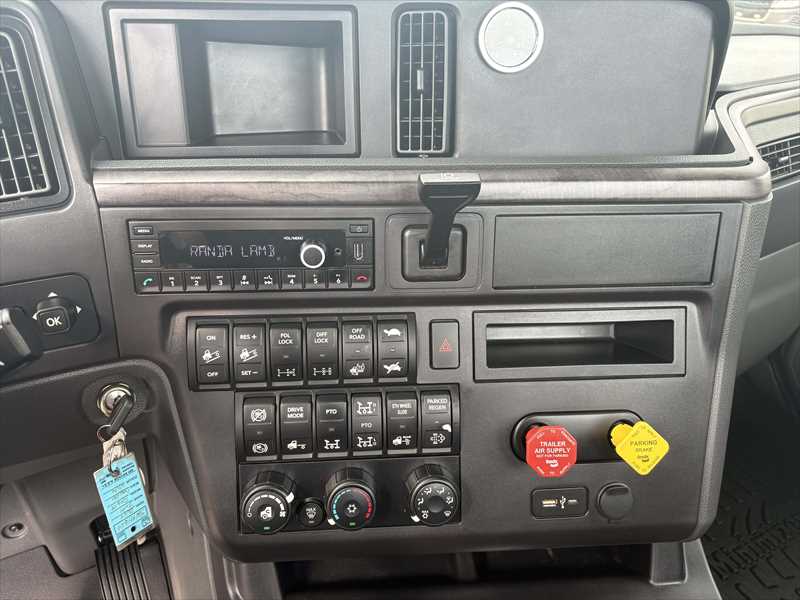 2025 International  RH613