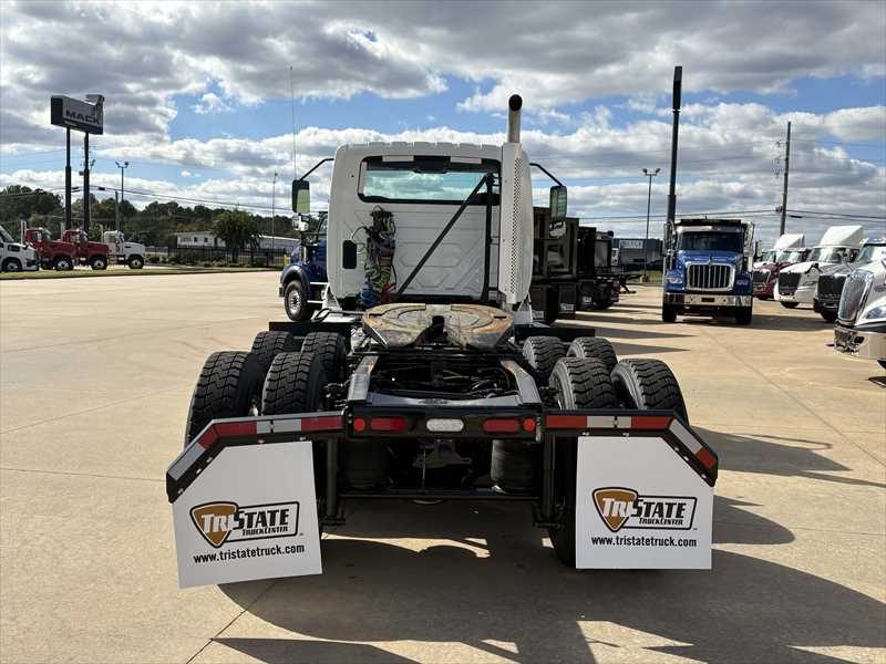 2025 International  RH613