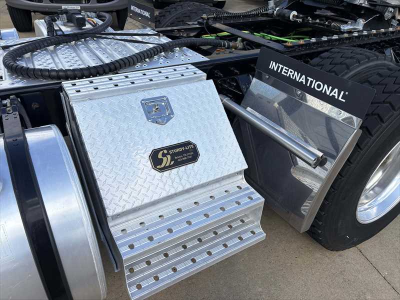 2025 International  RH613