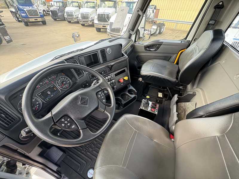 2025 International  RH613