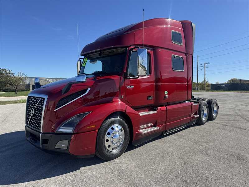 2022 Volvo - image 1