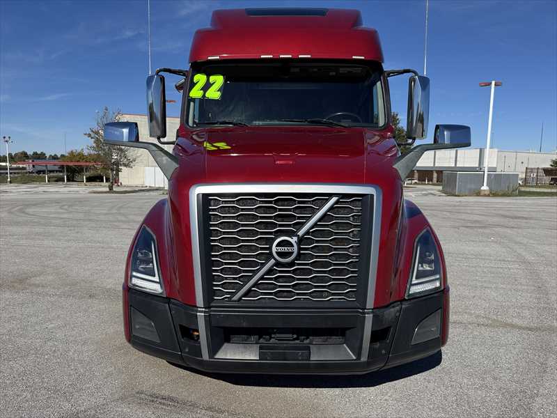 2022 Volvo - image 7