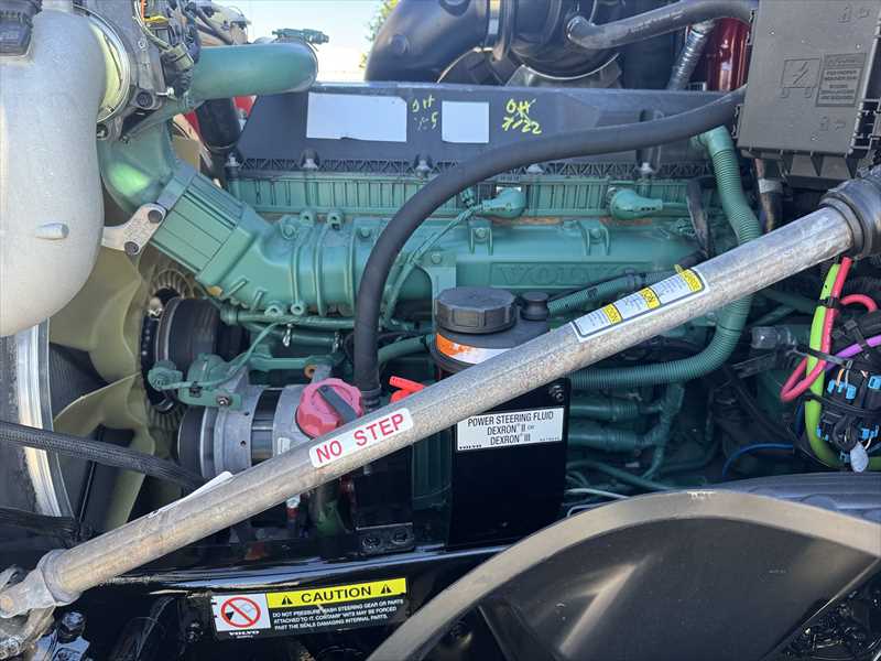 2022 Volvo - image 7