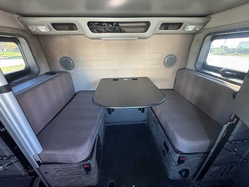 2022 Volvo - image 15