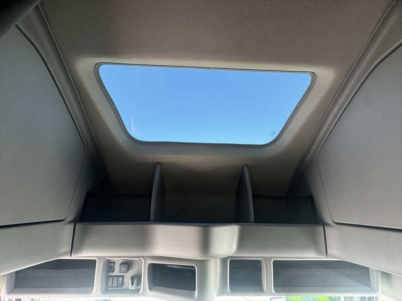 2022 Volvo - image 17