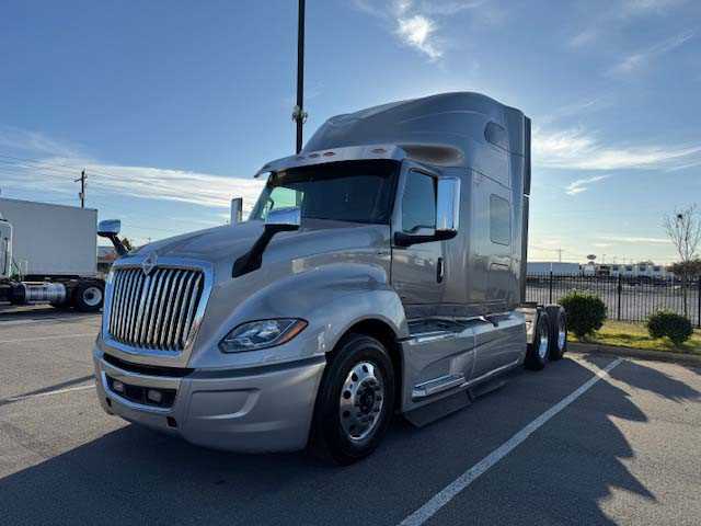 2022 International  LT625