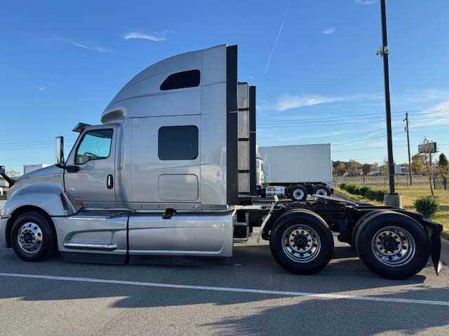 2022 International  LT625