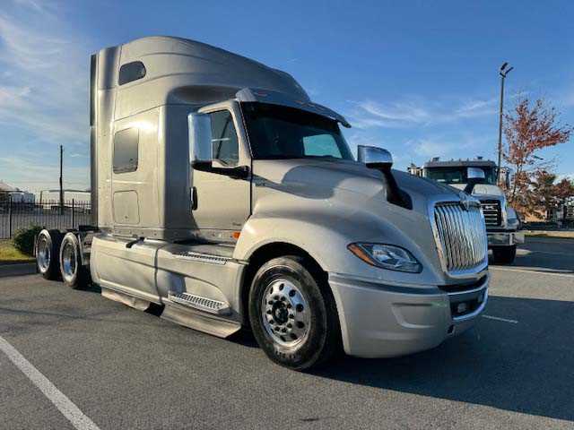 2022 International  LT625