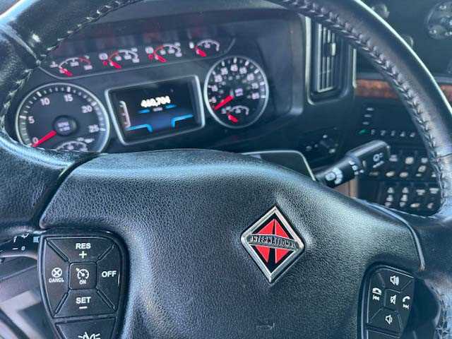 2022 International  LT625