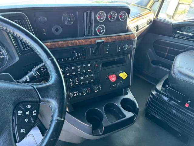 2022 International  LT625