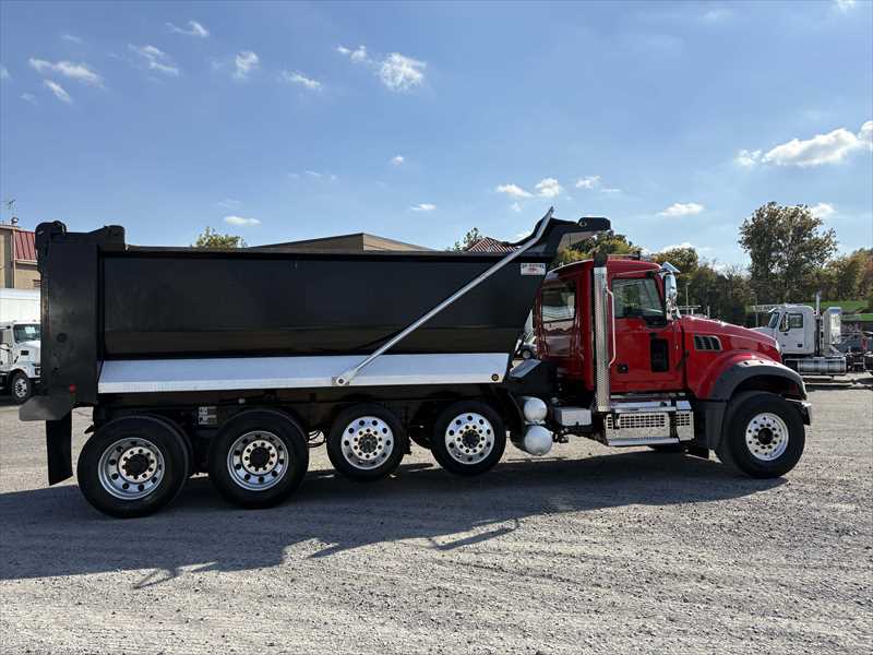 2023 Mack  GR104F