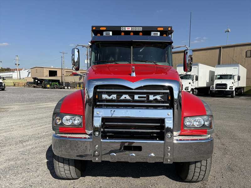 2023 Mack  GR104F