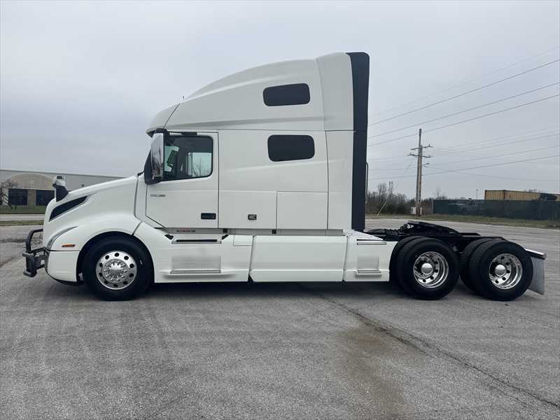 2023 Volvo  VNL64T760