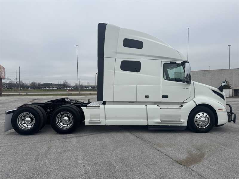 2023 Volvo  VNL64T760