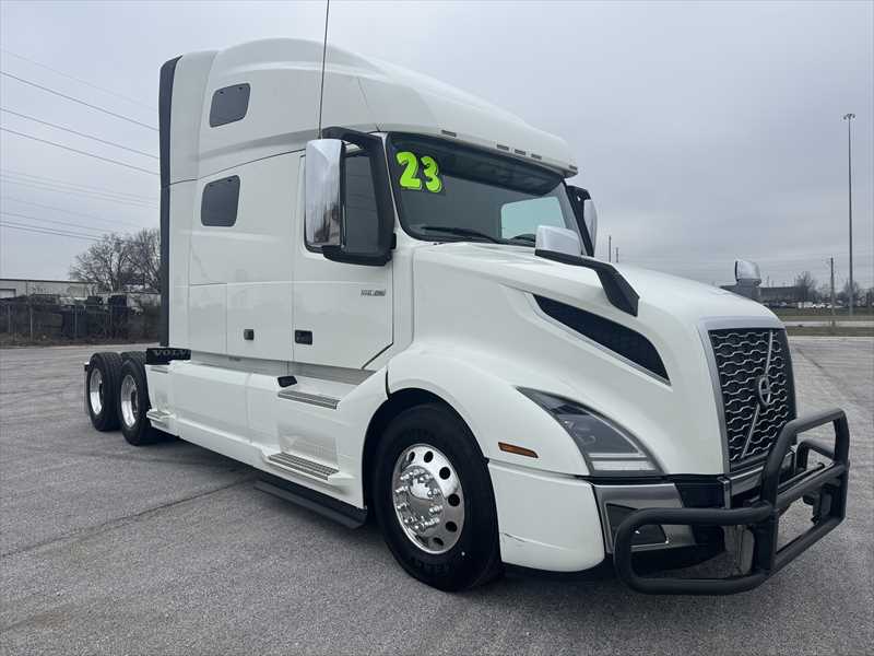 2023 Volvo  VNL64T760
