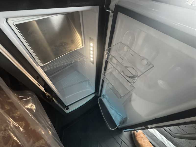 2023 Volvo  VNL64T760