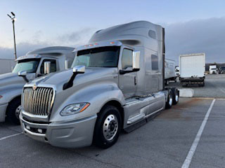 2022 International  LT625