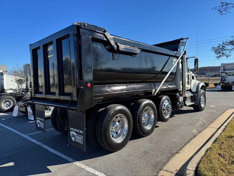 2023 Mack  GR84F