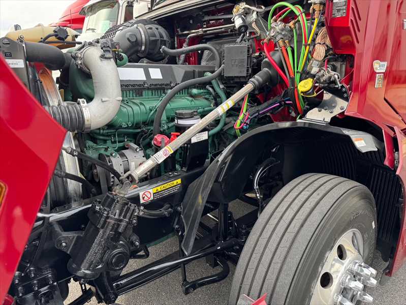 2022 Volvo  VNL64T860