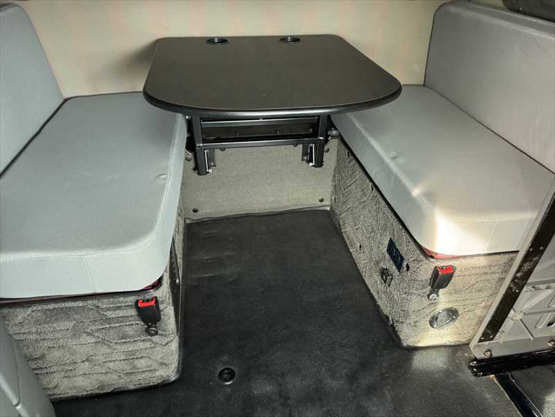 2022 Volvo  VNL64T860