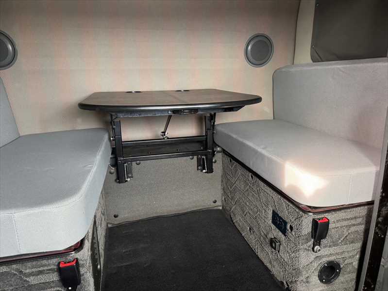 2022 Volvo  VNL64T860