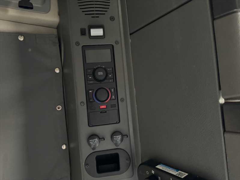 2022 Volvo  VNL64T860