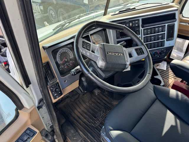 2023 Mack  AN64T