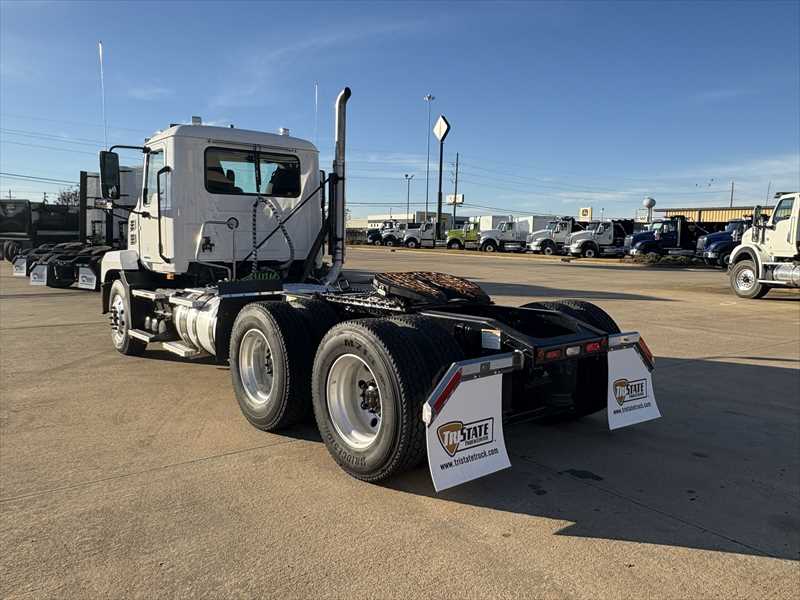 2022 Mack  AN64T