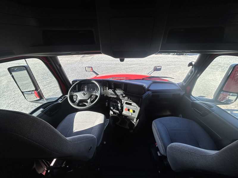 2021 International - image 10