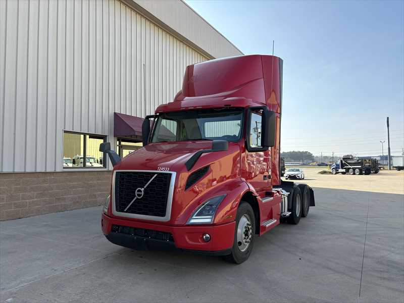 2021 Volvo - image 1