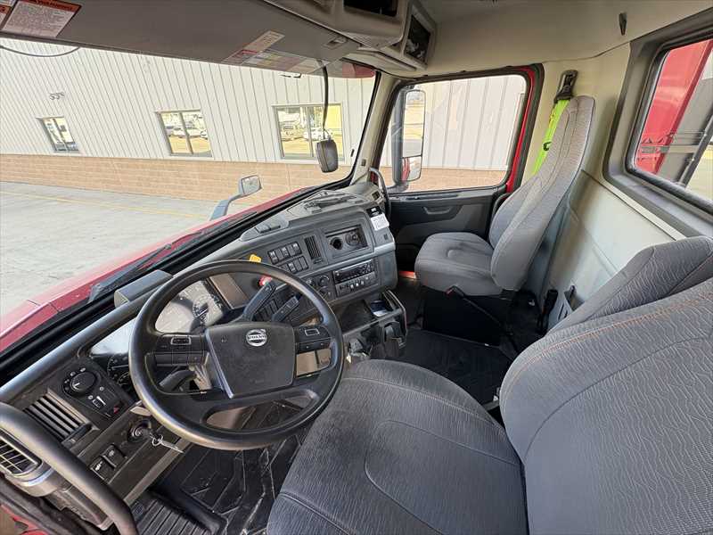 2021 Volvo - image 14