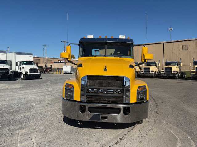 2022 Mack  AN64T